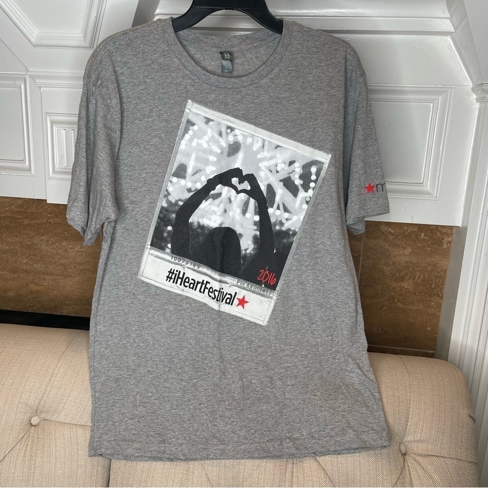 R: IHeart Festival 2016 Heather Gray T-Shirt Sz S Men’s